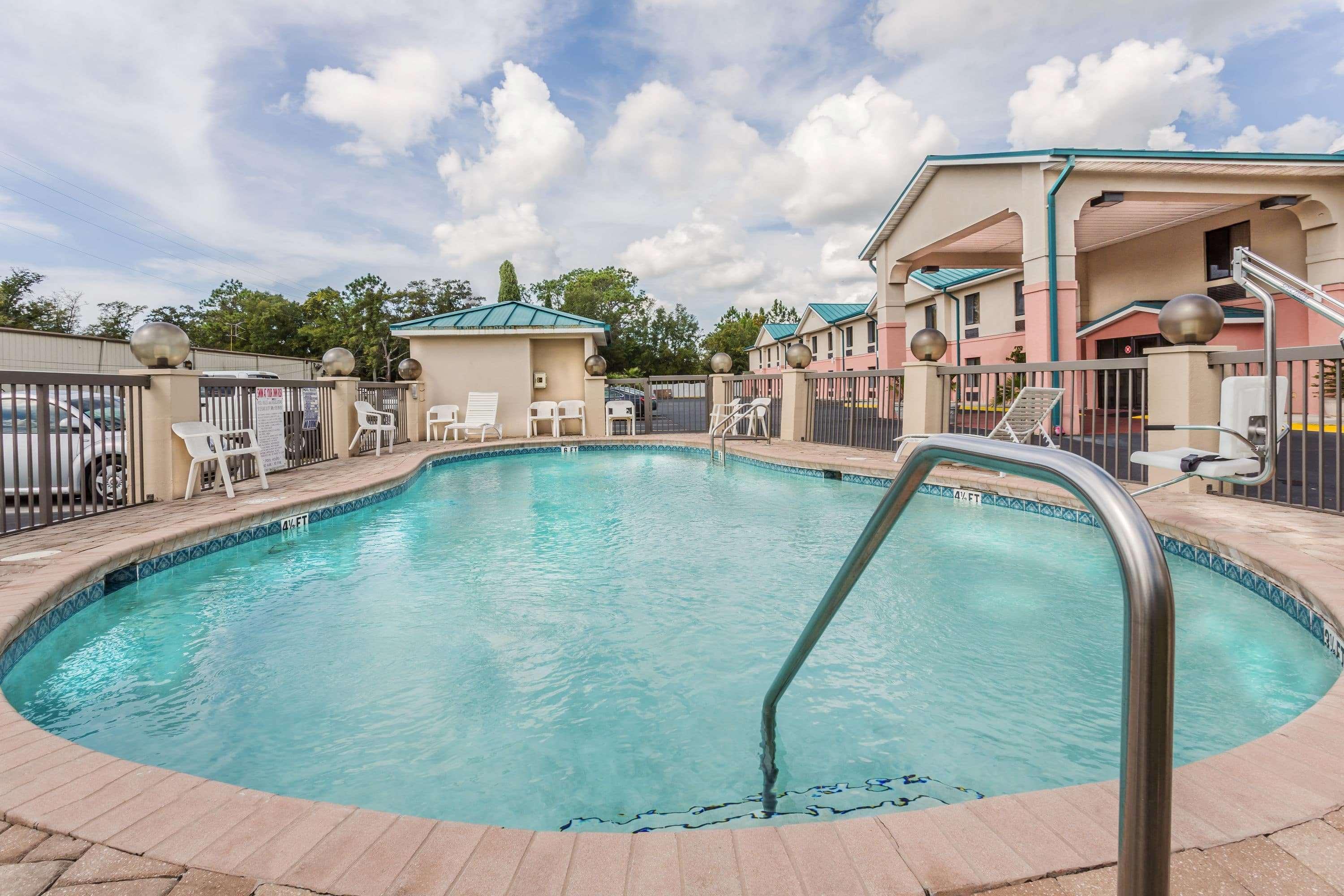 Days Inn By Wyndham Panama City/Callaway Exterior photo